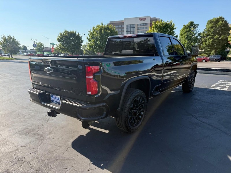 Chevrolet Silverado 2500HD Vehicle Full-screen Gallery Image 7