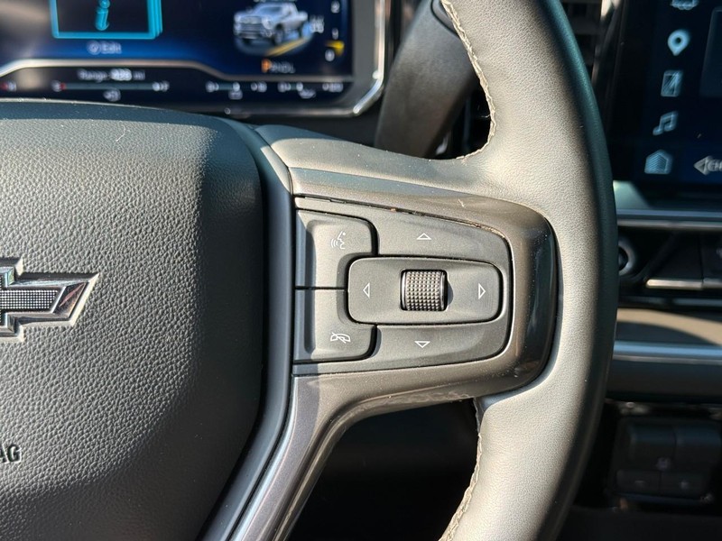Chevrolet Silverado 2500HD Vehicle Full-screen Gallery Image 20