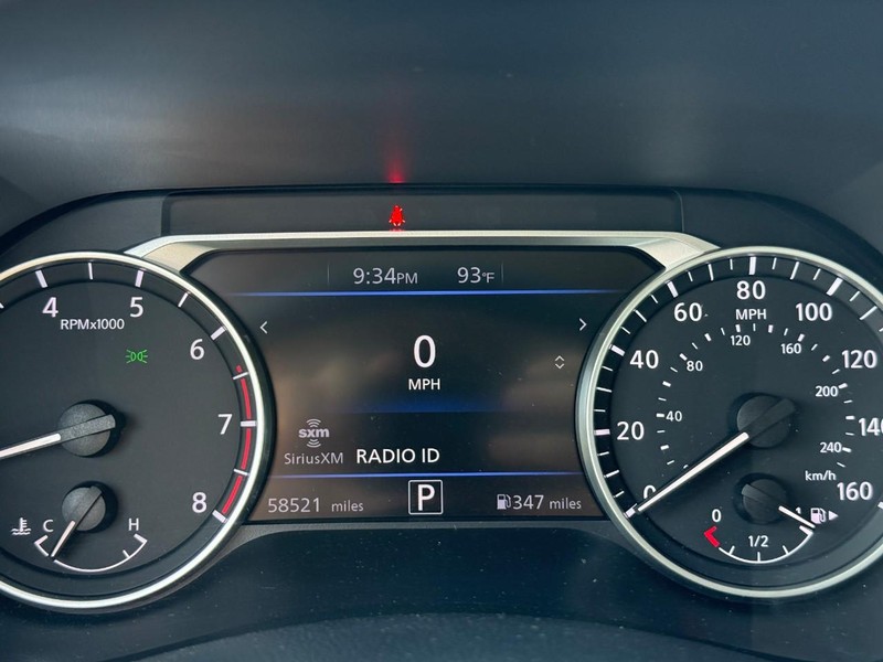 Nissan Sentra Vehicle Full-screen Gallery Image 19