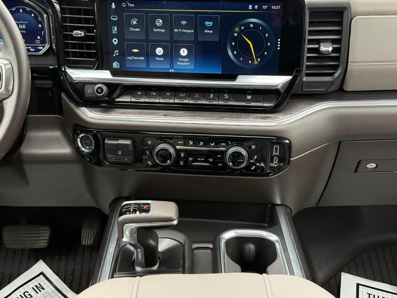 Chevrolet Silverado 1500 Vehicle Full-screen Gallery Image 15