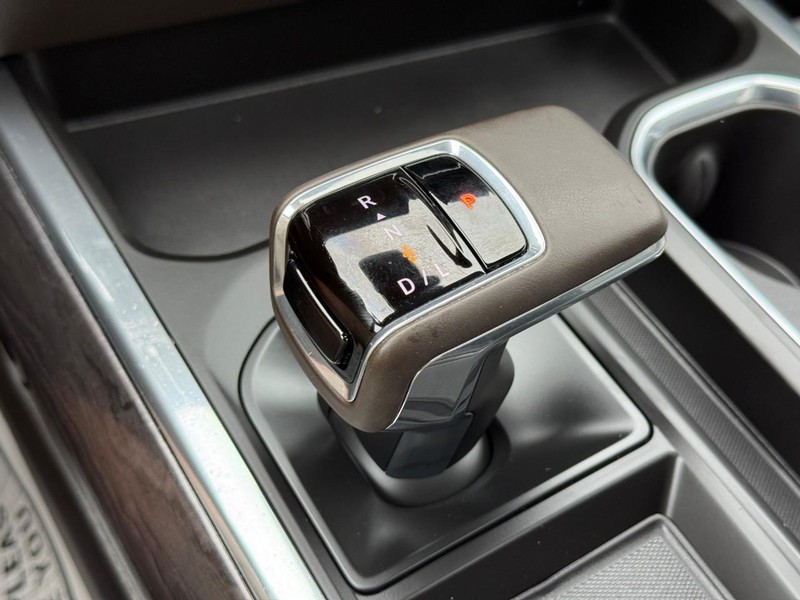 Chevrolet Silverado 1500 Vehicle Full-screen Gallery Image 20