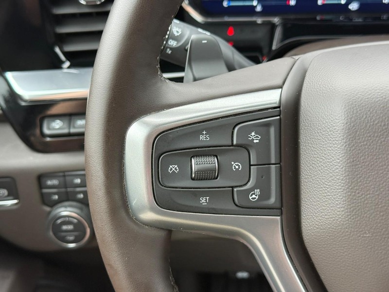 Chevrolet Silverado 1500 Vehicle Full-screen Gallery Image 23