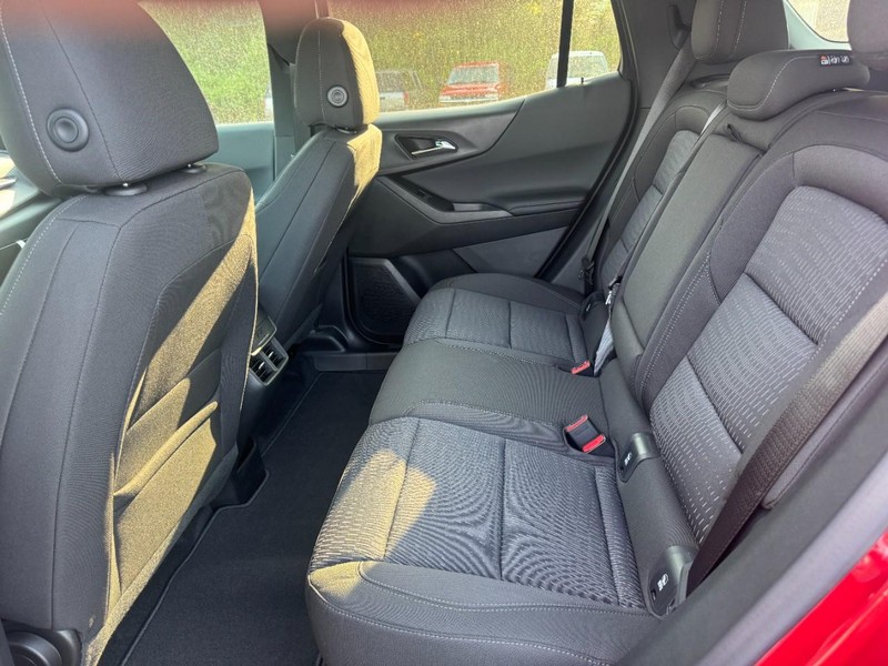 Chevrolet Equinox Vehicle Full-screen Gallery Image 5