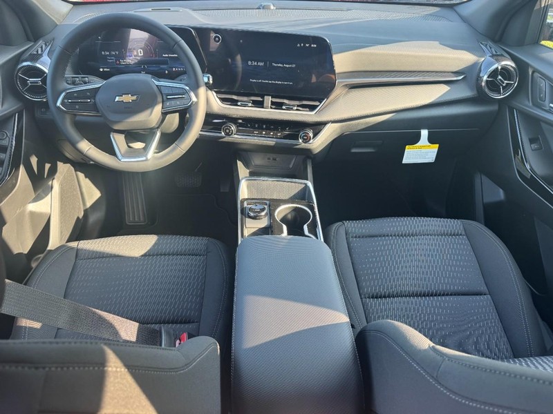 Chevrolet Equinox Vehicle Full-screen Gallery Image 6