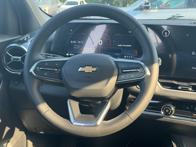 Chevrolet Equinox Vehicle Full-screen Gallery Image 7