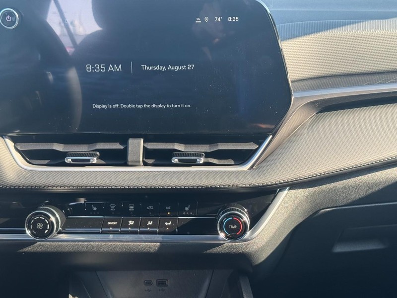 Chevrolet Equinox Vehicle Full-screen Gallery Image 8