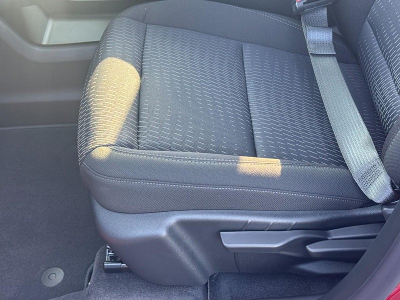 Chevrolet Equinox Vehicle Full-screen Gallery Image 10