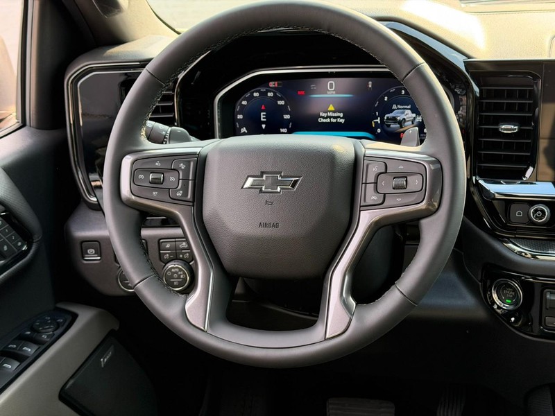 Chevrolet Silverado 1500 Vehicle Full-screen Gallery Image 7