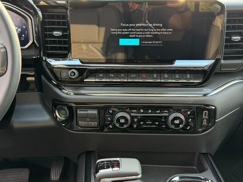 Chevrolet Silverado 1500 Vehicle Full-screen Gallery Image 8