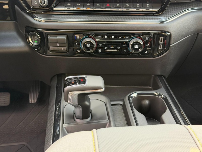 Chevrolet Silverado 1500 Vehicle Full-screen Gallery Image 9
