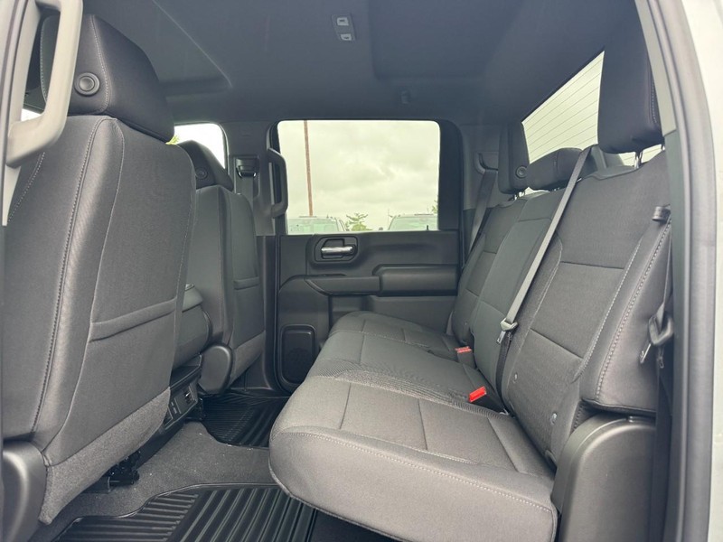 Chevrolet Silverado 2500HD Vehicle Full-screen Gallery Image 7