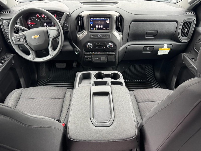 Chevrolet Silverado 2500HD Vehicle Full-screen Gallery Image 8
