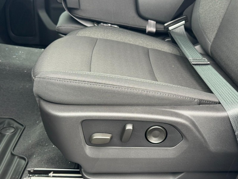 Chevrolet Silverado 2500HD Vehicle Full-screen Gallery Image 11