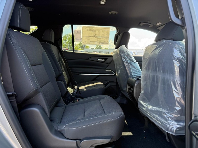 Chevrolet Traverse Vehicle Full-screen Gallery Image 5