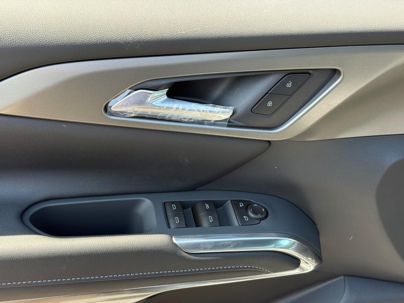 Chevrolet Traverse Vehicle Full-screen Gallery Image 11