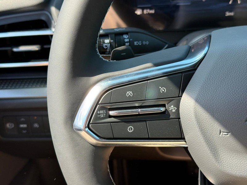 Chevrolet Traverse Vehicle Full-screen Gallery Image 12