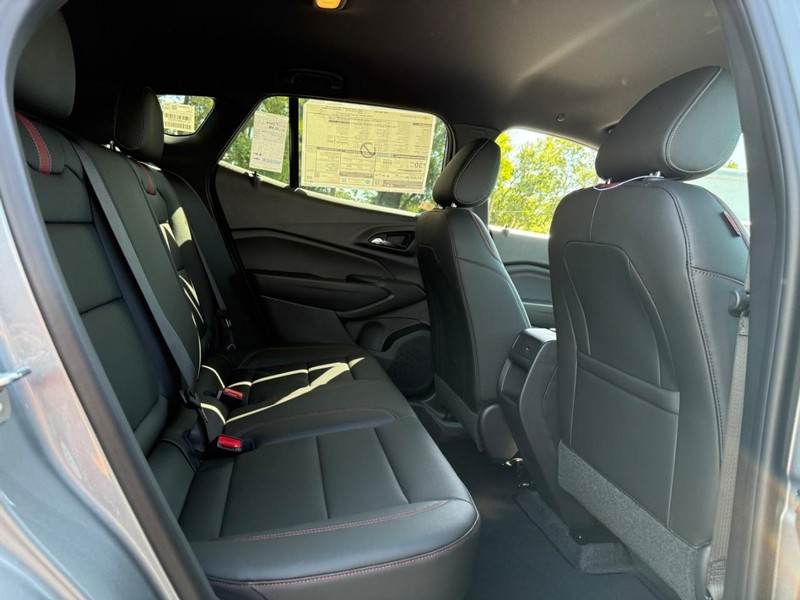 Chevrolet Trax Vehicle Full-screen Gallery Image 6