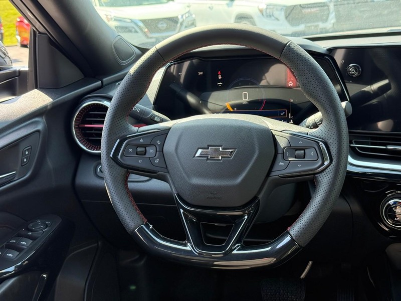Chevrolet Trax Vehicle Full-screen Gallery Image 8