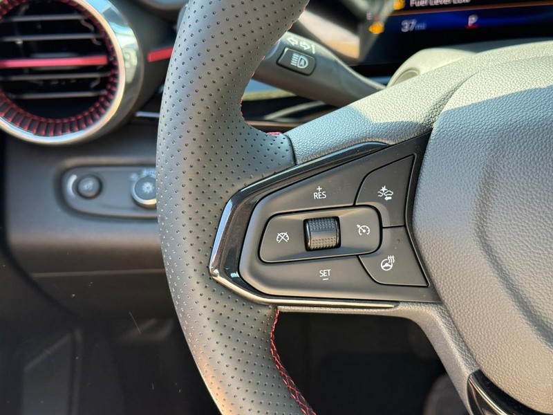 Chevrolet Trax Vehicle Full-screen Gallery Image 14