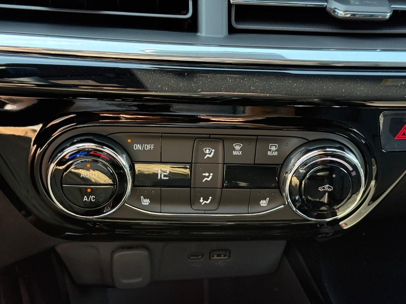 Chevrolet Trax Vehicle Full-screen Gallery Image 17
