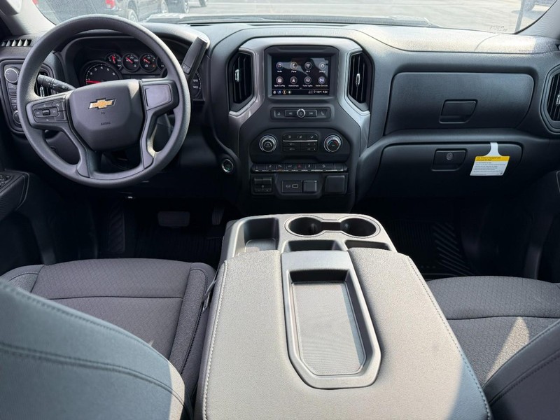 Chevrolet Silverado 2500HD Vehicle Full-screen Gallery Image 5