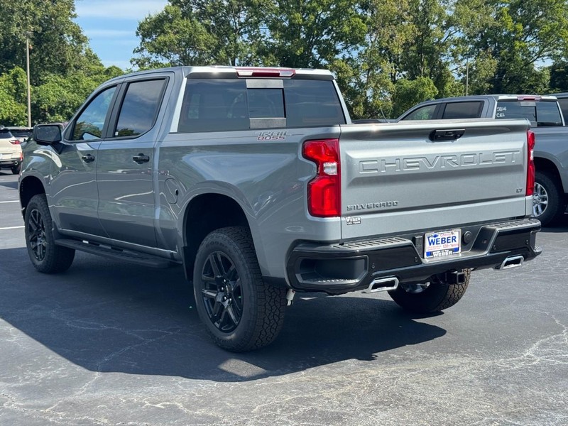 Chevrolet Silverado 1500 Vehicle Full-screen Gallery Image 3