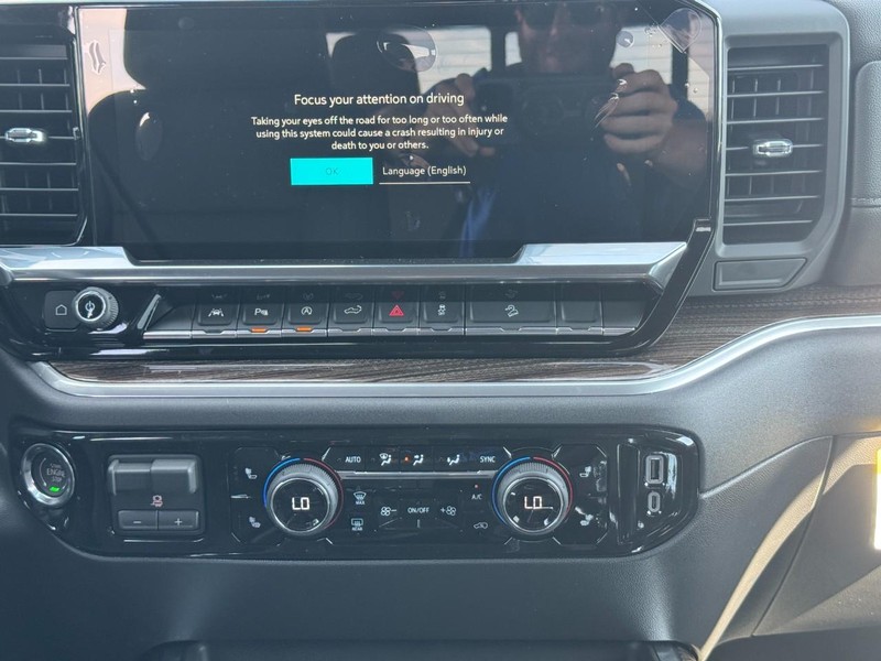Chevrolet Silverado 1500 Vehicle Full-screen Gallery Image 8