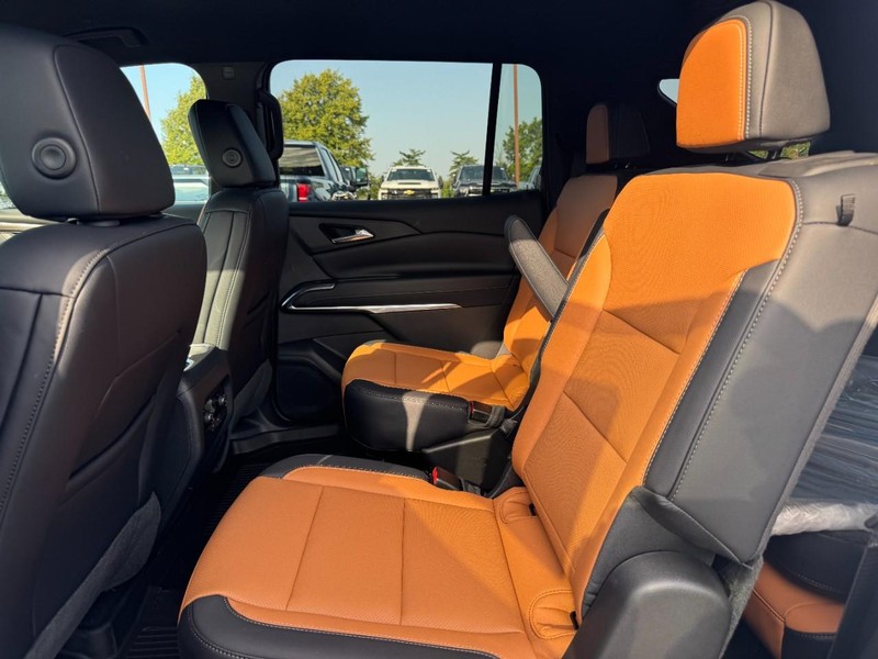 Chevrolet Traverse Vehicle Full-screen Gallery Image 5