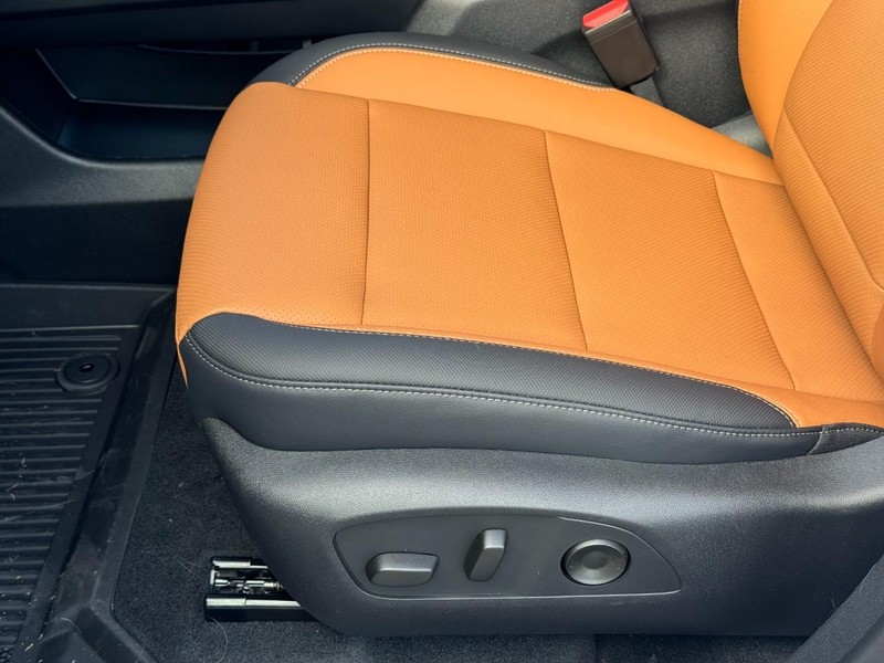 Chevrolet Traverse Vehicle Full-screen Gallery Image 12