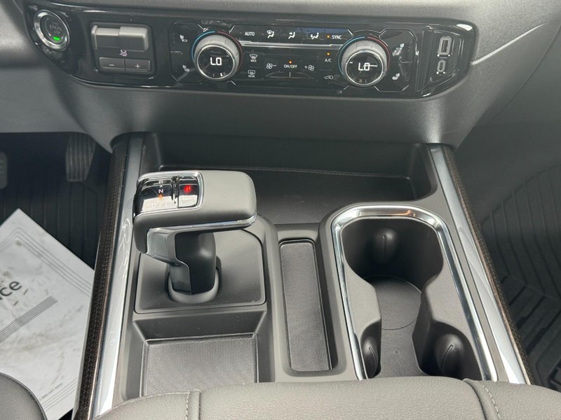Chevrolet Silverado 1500 Vehicle Full-screen Gallery Image 10