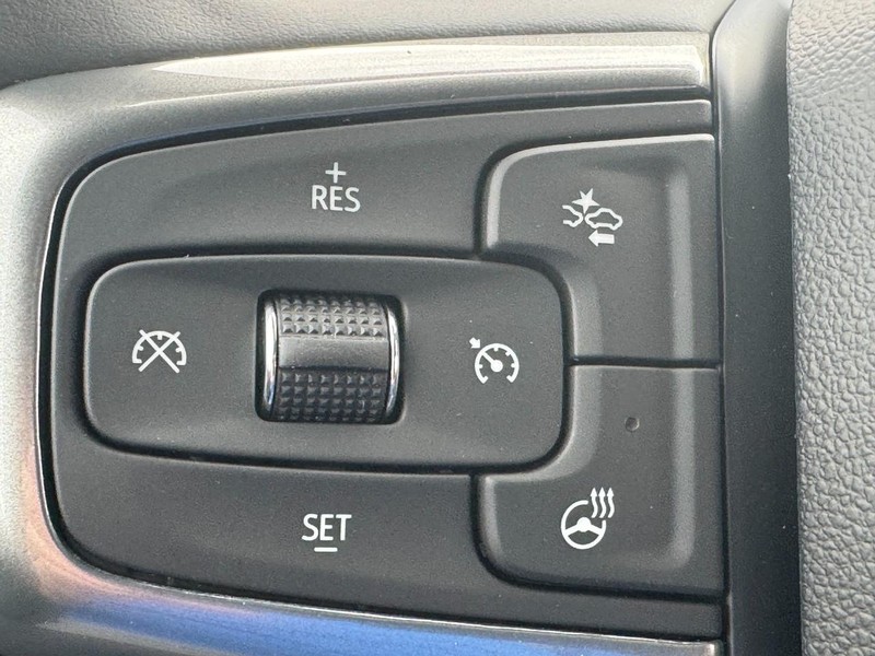 Chevrolet Silverado 1500 Vehicle Full-screen Gallery Image 13
