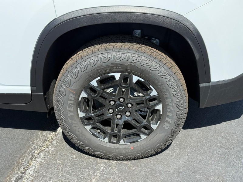 Chevrolet Traverse Vehicle Full-screen Gallery Image 4