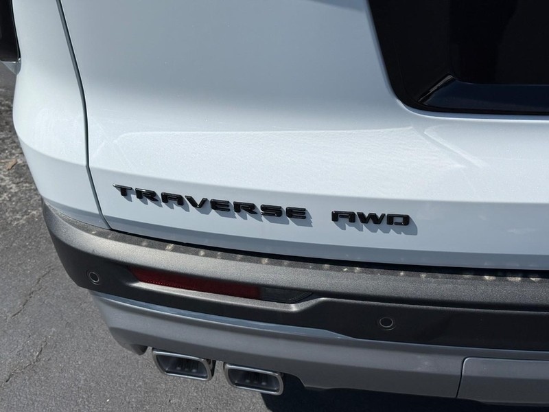 Chevrolet Traverse Vehicle Full-screen Gallery Image 5