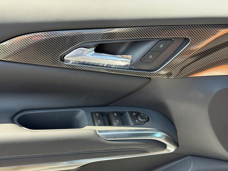 Chevrolet Traverse Vehicle Full-screen Gallery Image 12