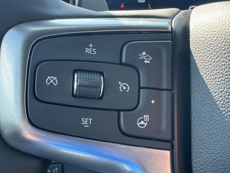 Chevrolet Silverado 1500 Vehicle Full-screen Gallery Image 12