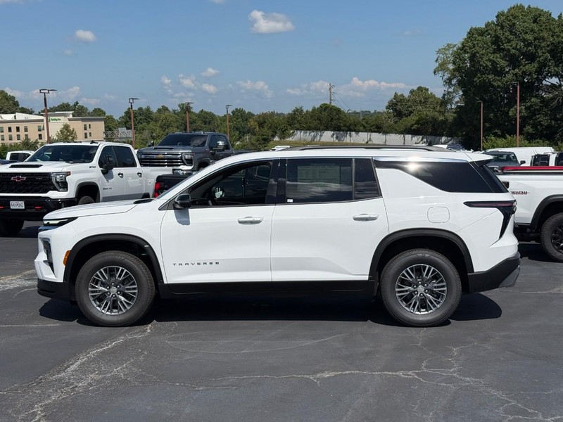Chevrolet Traverse Vehicle Full-screen Gallery Image 2