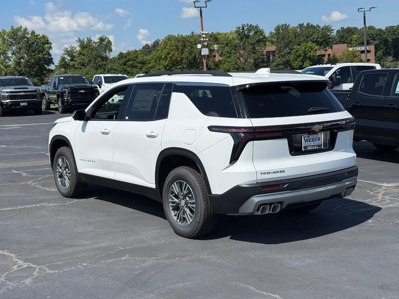 Chevrolet Traverse Vehicle Full-screen Gallery Image 3
