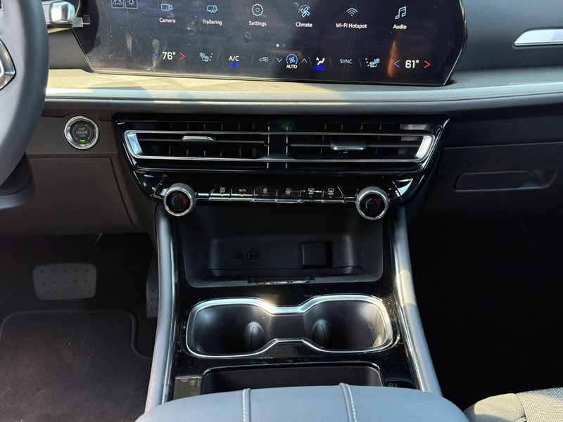 Chevrolet Traverse Vehicle Full-screen Gallery Image 10