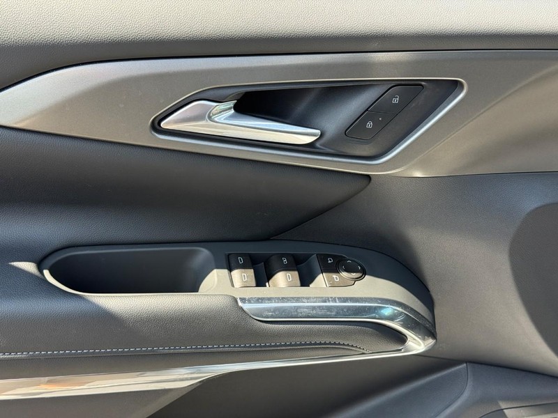 Chevrolet Traverse Vehicle Full-screen Gallery Image 11