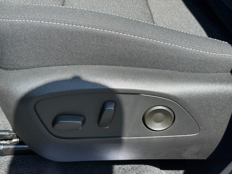 Chevrolet Traverse Vehicle Full-screen Gallery Image 13