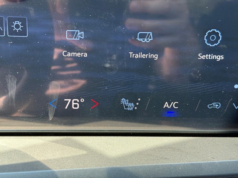 Chevrolet Traverse Vehicle Full-screen Gallery Image 16