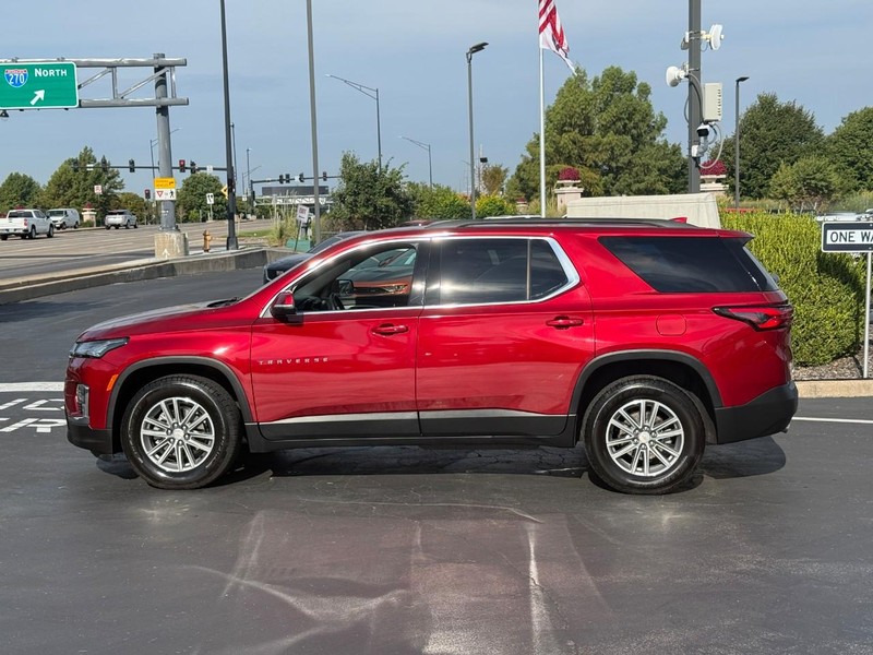 Chevrolet Traverse Vehicle Full-screen Gallery Image 2
