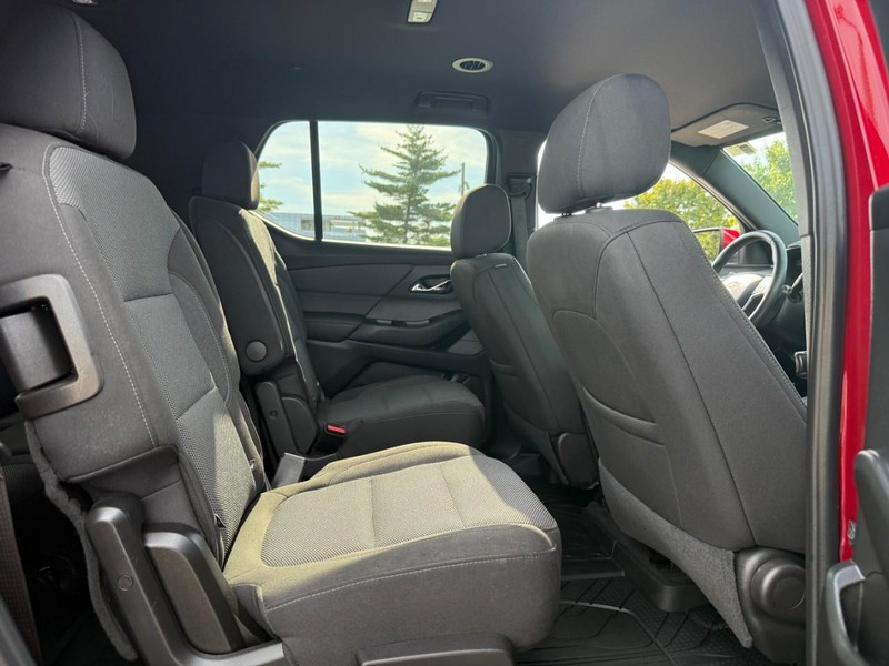 Chevrolet Traverse Vehicle Full-screen Gallery Image 11