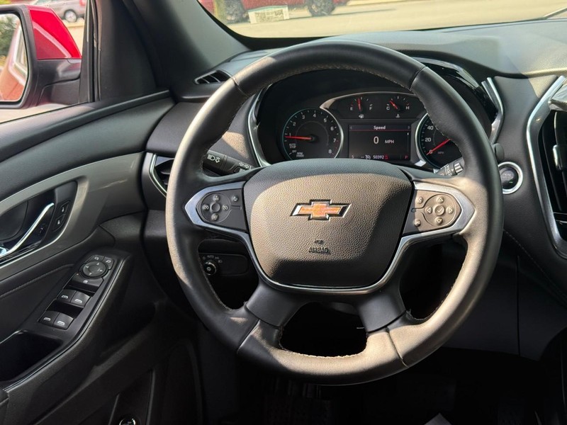 Chevrolet Traverse Vehicle Full-screen Gallery Image 14