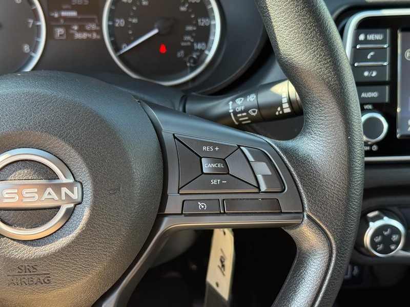 Nissan Versa Vehicle Full-screen Gallery Image 17