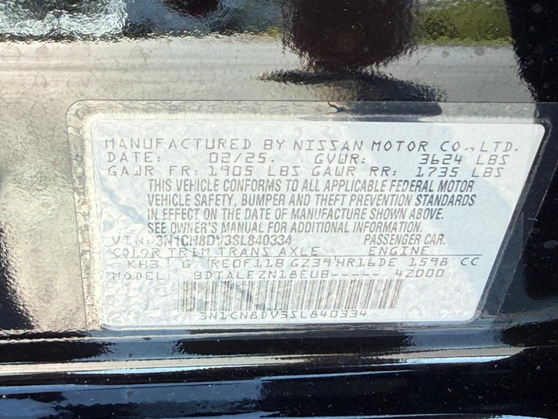 Nissan Versa Vehicle Full-screen Gallery Image 20