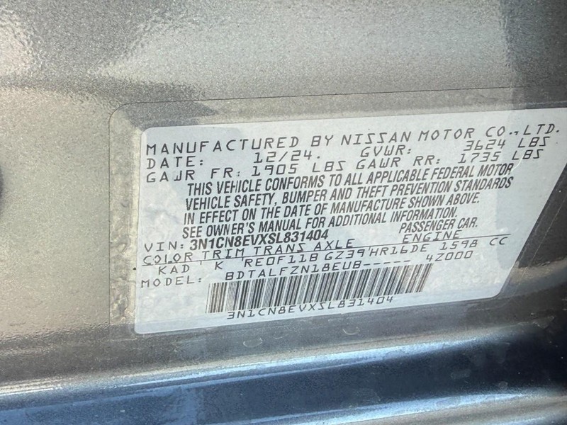 Nissan Versa Vehicle Full-screen Gallery Image 21