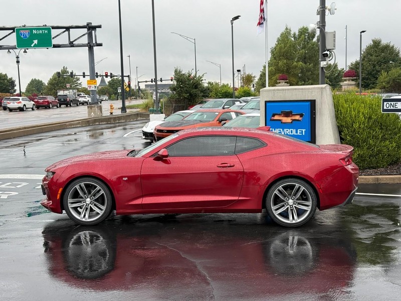 Chevrolet Camaro Vehicle Full-screen Gallery Image 02