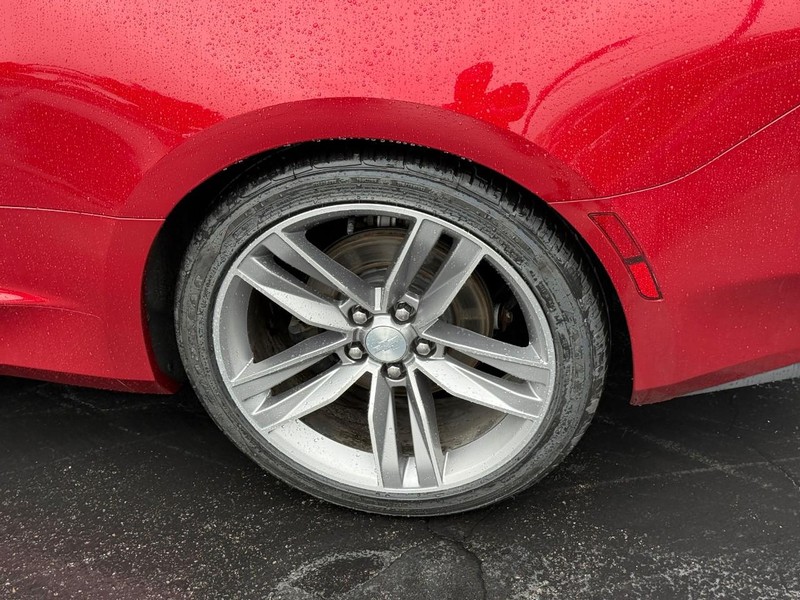 Chevrolet Camaro Vehicle Full-screen Gallery Image 04
