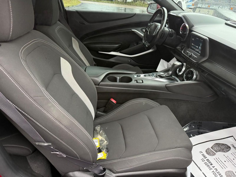Chevrolet Camaro Vehicle Full-screen Gallery Image 10